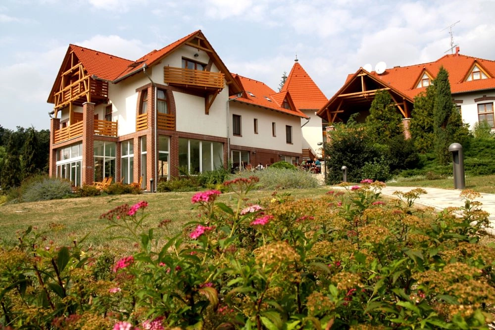 Hotel Kardosfa*** szállás